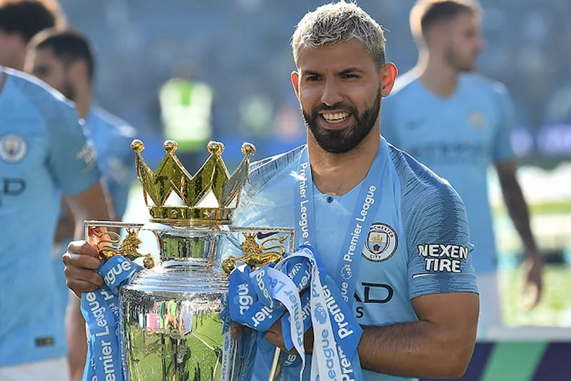  Kun Agüero và mùa giải điên rồ cùng Manchester City